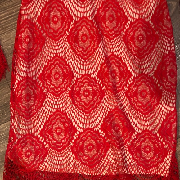 Red lace dress - Picture 2 of 5
